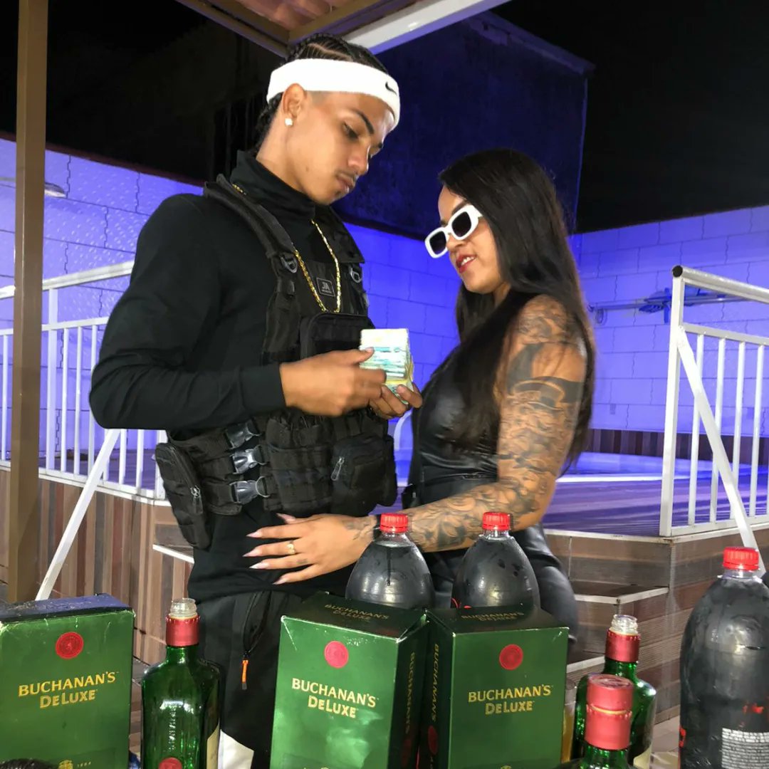 AliceNaVozOfc's tweet photo. Ansiosa pra esse lançamento 🔥🚀
#TodasQueremUmPouco
#Realfocus
#Freiry https://t.co/ABao52s8b9
