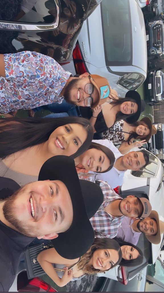 hellokimmm's tweet photo. @chatoomp was definitely worth the blisters I got on my feet 🥳🍾💃🏽🫠 https://t.co/2Fey6xWdLR