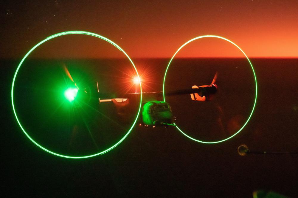 cqplanespotting's tweet photo. U.S. Marine Corps MV-22 Osprey (VMM-268) ‘Red Dragons’, conducting aerial refueling with a KC-130J Hercules (VMGR-152) ‘Sumos’ in the evening sky above the NT during Ex Pitch Black 22.

https://t.co/KhkaocV30r

#PitchBlack22 #USMC #Marines #MV22B #Osprey #KC130J #VMM268 #VMGR154 https://t.co/zoJB0FxBRd