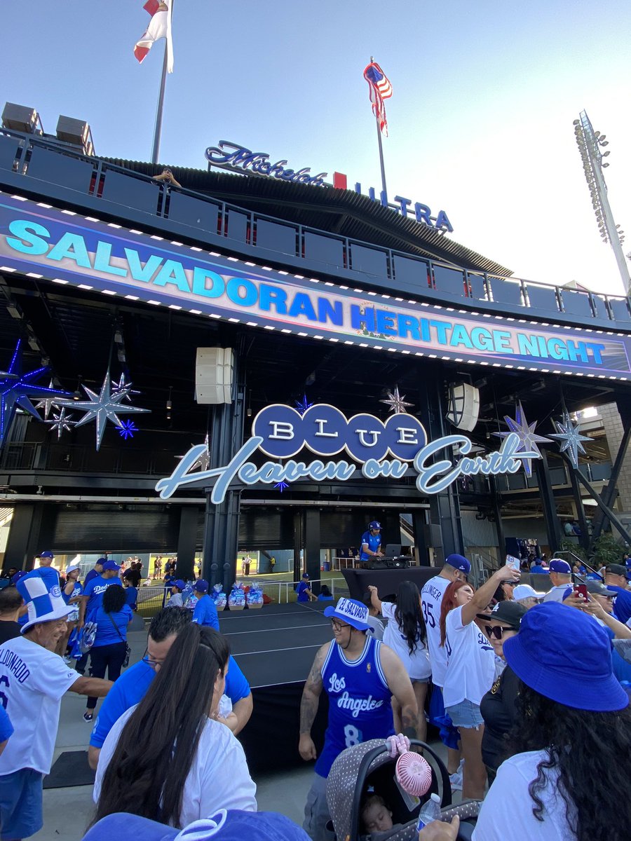 Mariela Menendez on X: First ever Salvadoran Heritage night at @Dodgers  stadium 🇸🇻 & the best Salvadoran dj @DJEddieOne   / X