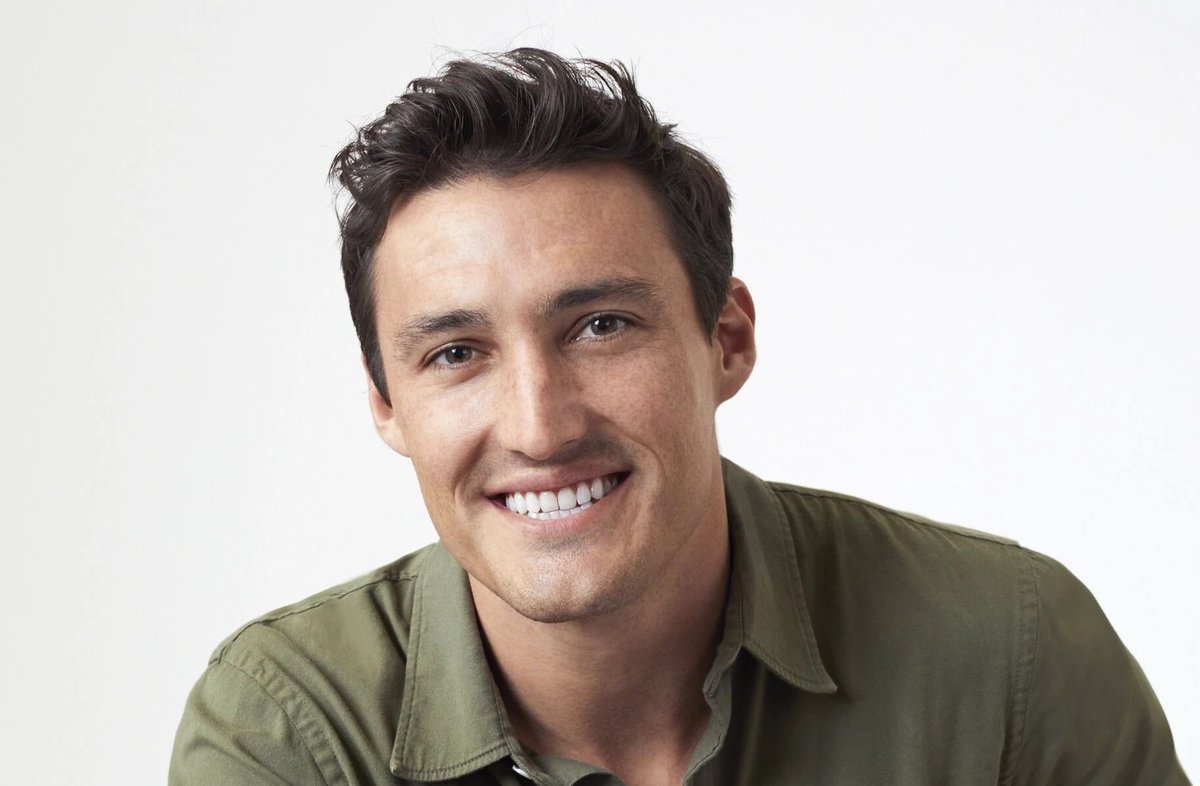 thebachelwhore's tweet photo. the club of "i'm hurt you'll slept with other people in fantasy suites when thats been the concept of the show for 10 years"
#thebachelorette https://t.co/WqbeH0bv9S