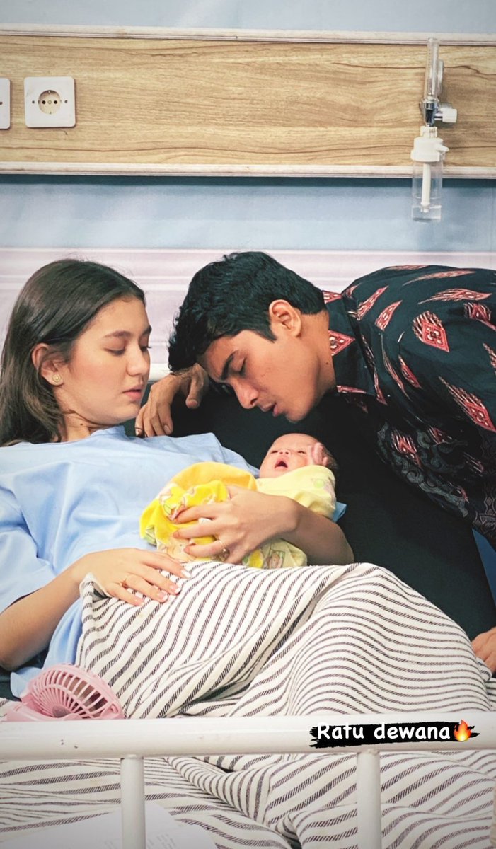 arieszytr_'s tweet photo. Thankyou so much #bhsi for 1 year 7 months & 800 Episode, I really enjoy you guys on the TV screen,thanks for the spectacle you give even though the covid19 is on the rise,especially to our main favorite couple #dewanana #cintabrian #zoeabbasjackson,thanks for your chemistry 😭❤️ https://t.co/Se7UnZekDS