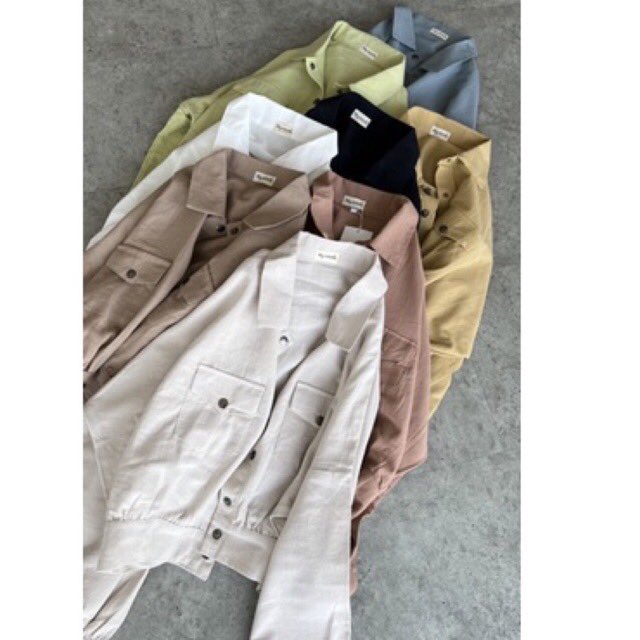stupidroom's tweet photo. Jisoo jacket 

https://t.co/z2lcD4skZ6 https://t.co/omV2mGNJRn