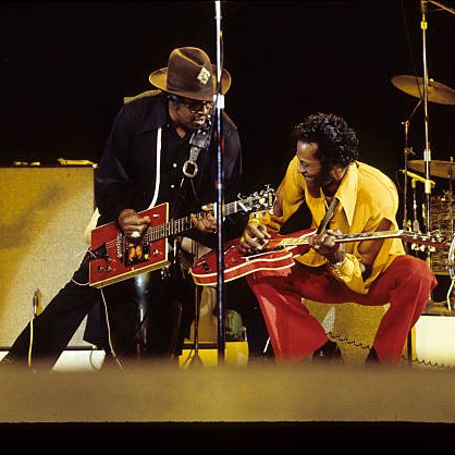 bluezharp's tweet photo. Bo Diddley and Chuck Berry
in concert circa 1974. 
Photo by ©ABC Photo Archives https://t.co/lUXnk0TYjY