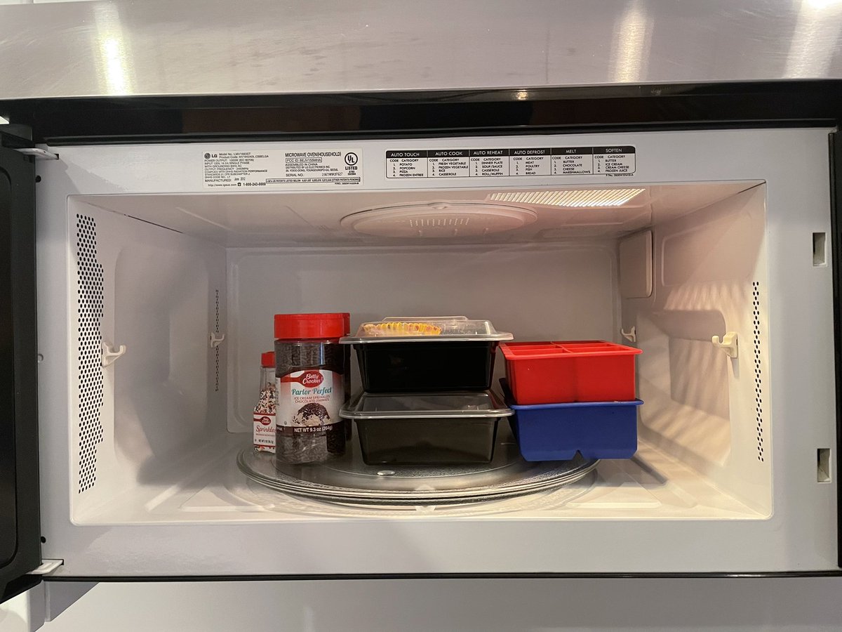 eehorton's tweet photo. Yup, inside of my microwave. I use it for storage!  Who else?
#truth #cheflife #momlife #cityliving https://t.co/eBlxmWMIQ5