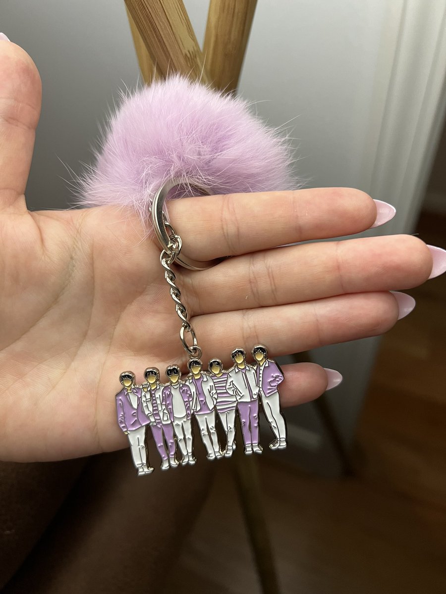 CalicoCoDesigns's tweet photo. Now - September 12th… get 10% off your BTS keychain 😍 https://t.co/rzwIZnsA7l