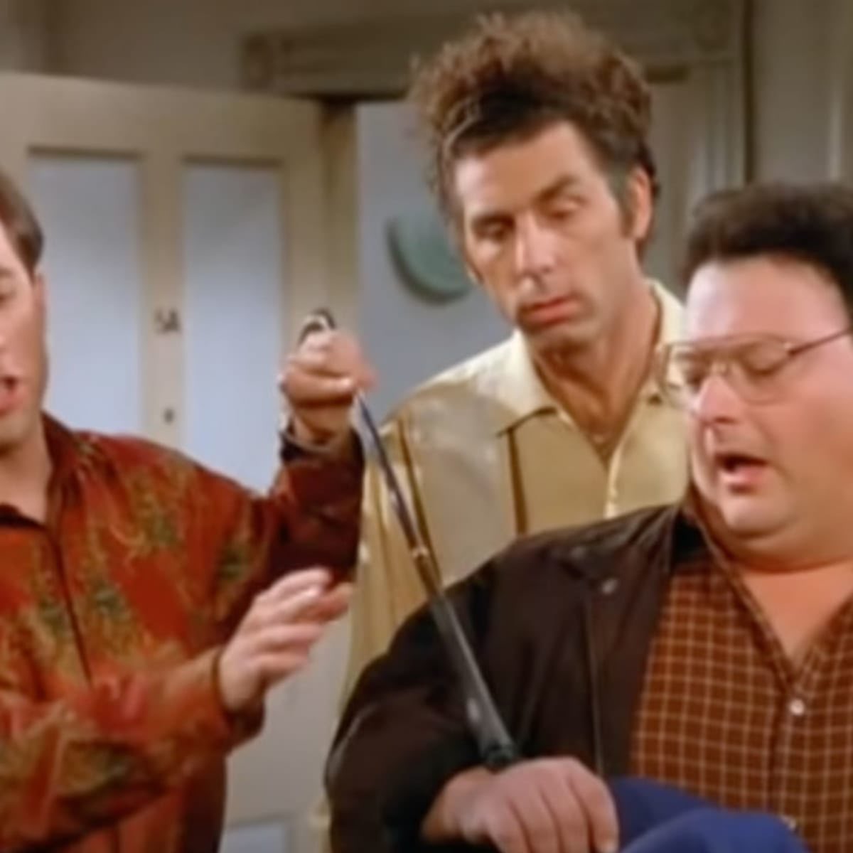 GianmarcoSoresi's tweet photo. Me and my gay friends trying to figure out if Harry Styles spit at Chris Pine https://t.co/Q5WlC2kWJK