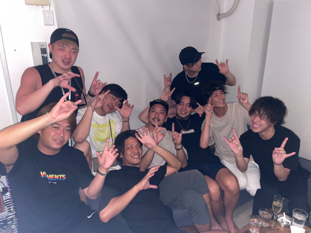 _7000w tweet picture