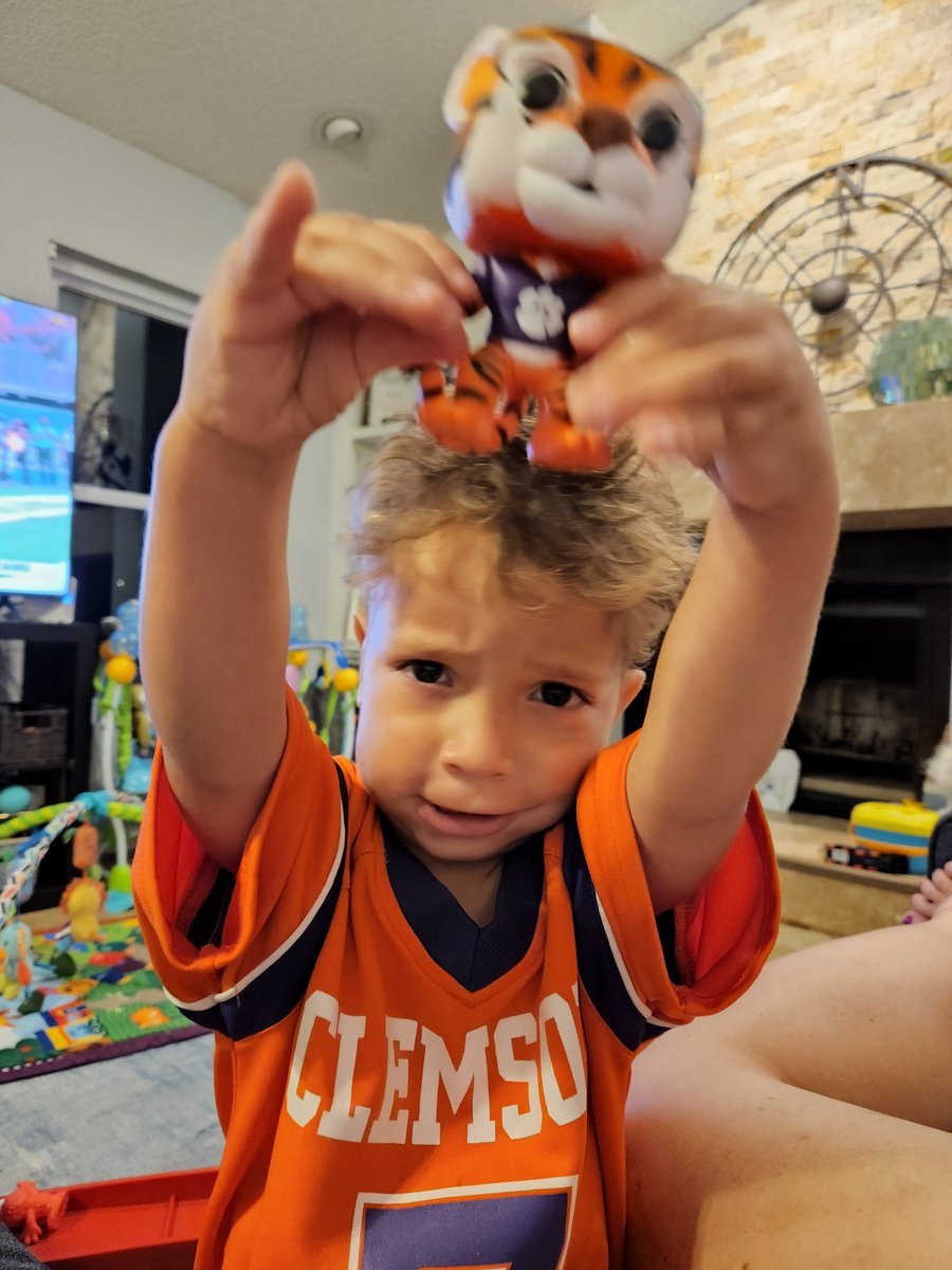 Warnellg's tweet photo. TD Tigers @ClemsonFB #ClemsonVsGeorgiaTech #openingday
We need a different QB though. https://t.co/8uvk6bxtZF