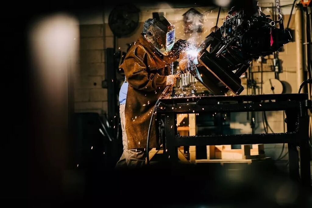 geofferyjohnson's tweet photo. I'm often shooting in factories capturing the hard work people do. Photographed for Propane Council at Industrial Irrigation in Hastings, Nebraska.
.
.
.
#commercialphotography #industry #canon #portrait #factory #manufacturing #MadeInAmerica #LaborD… https://t.co/Qgc3JQvJz9 https://t.co/jApxuoeniG