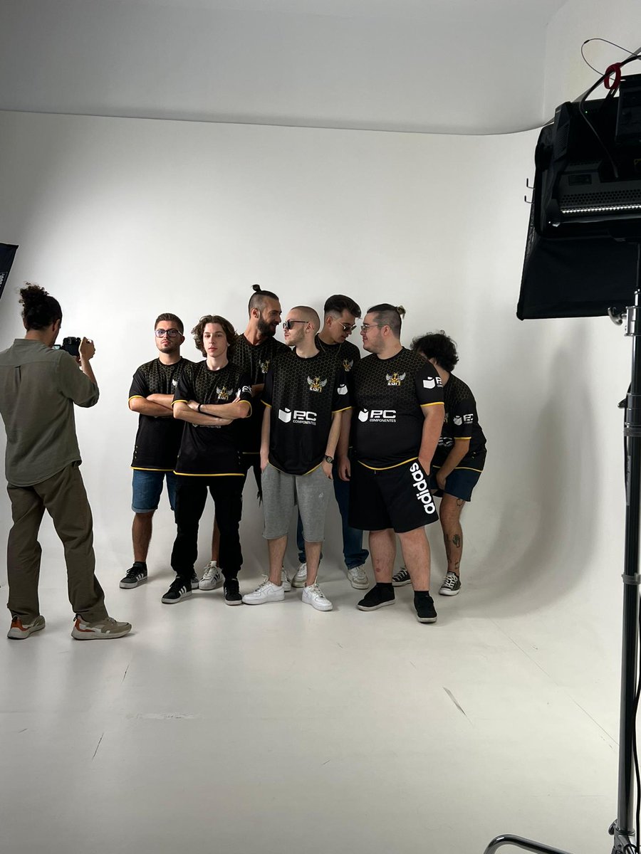 HolyM0Ly__'s tweet photo. Obrigado também há @thegoatpixel pelo mídia day incrível :D https://t.co/hYwJTkmTB6