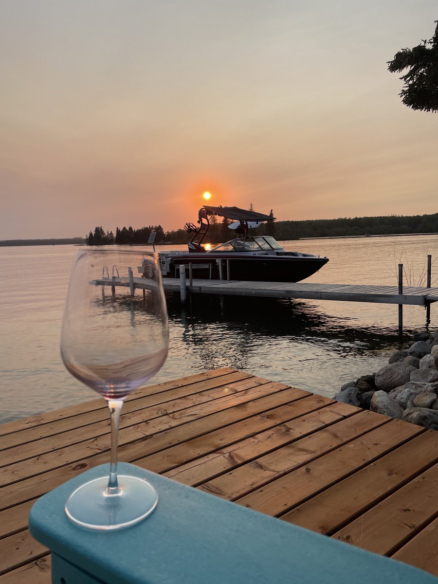 darynform's tweet photo. One more summer in the books! Much like a glass of wine - when it’s over you get to look forward to the next one! https://t.co/r5KOT3bFhQ