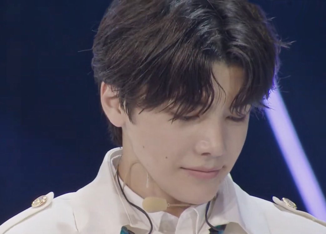 n1chochill's tweet photo. Just letting everyone know that THIS is the maknae of &amp;TEAM.

He’s so gosh darn beautiful. 
#andTEAM #MAKI https://t.co/n8taiR0VbL