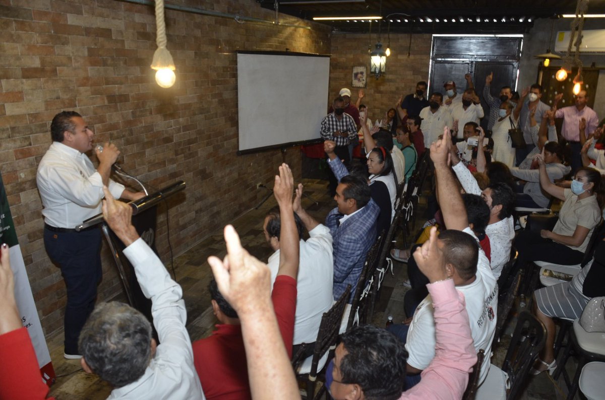 Erubiel_Alonso_'s tweet photo. Contentos de tenerlos en #Tabasco, estimados amigos @yanez_arturo Presidente del
@CDE_PRI_Durango y @noelfernandez1, esta es su casa. Fortalidos y capacitándonos para el éxito. #Revolucionarios @alitomorenoc @maritzamallelyj
#Tabasco2024
#ElMomentoEsAhora #MarcandoMetas https://t.co/jqY2kxVHco