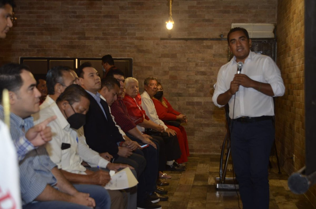 Erubiel_Alonso_'s tweet photo. Contentos de tenerlos en #Tabasco, estimados amigos @yanez_arturo Presidente del
@CDE_PRI_Durango y @noelfernandez1, esta es su casa. Fortalidos y capacitándonos para el éxito. #Revolucionarios @alitomorenoc @maritzamallelyj
#Tabasco2024
#ElMomentoEsAhora #MarcandoMetas https://t.co/jqY2kxVHco