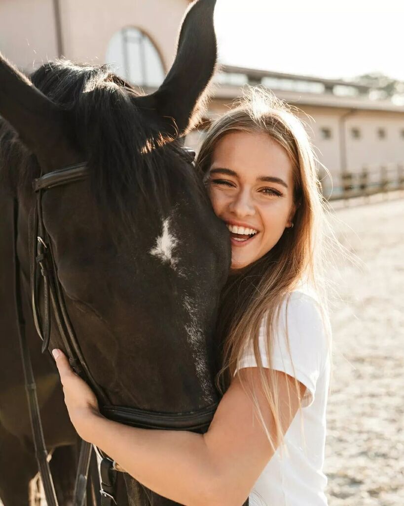 StandleeForage's tweet photo. What do YOU want to know about when it comes to feeding your horse? Join us for a Facebook Live on Wednesday, September 14, 2022 at 6 PM.
For more information, visit our #LinkinBio.
.
.
.
#Standlee #StandleePremiumWesternForage #StandleeForage #… https://t.co/AFSg2wHFD5 https://t.co/PQ1edCJhjZ