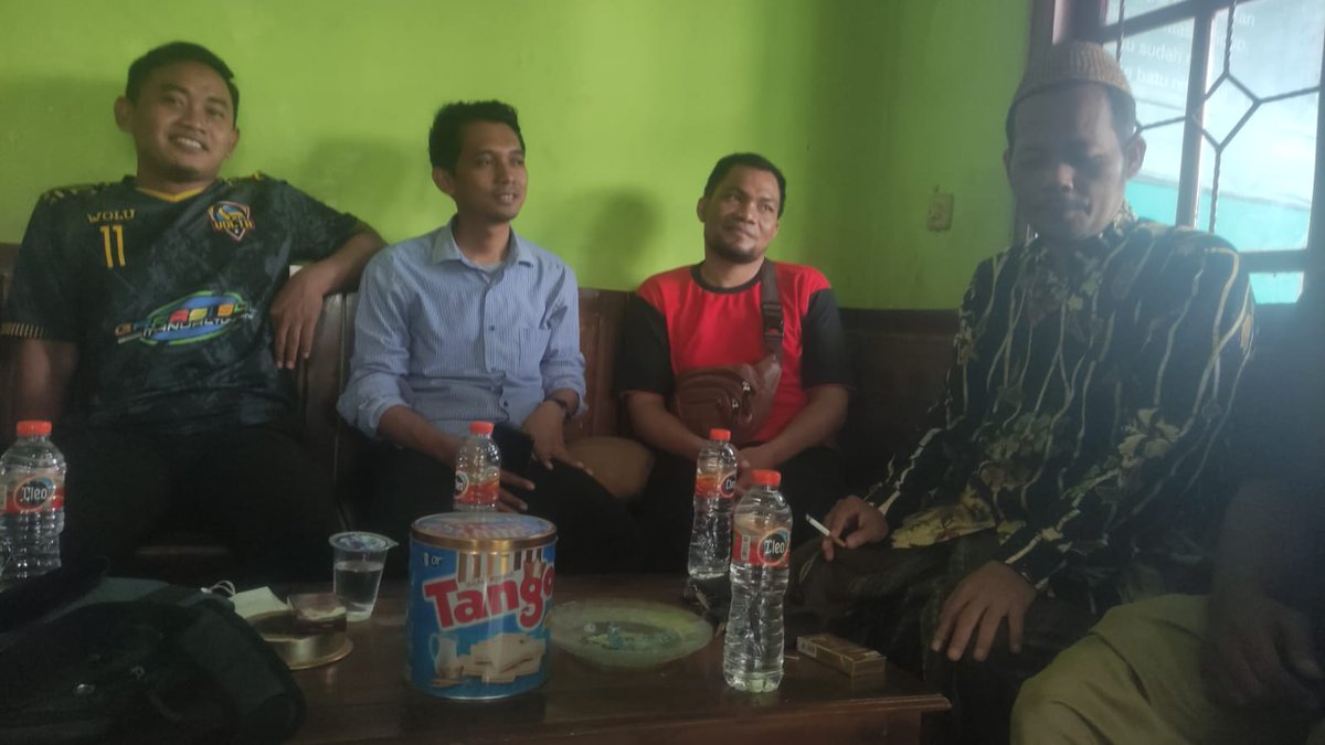 Gpansorpucuk's tweet photo. Rapat persiapan rangkaian Hari Santri Nasional....... Semangaaaat sahabat sahabat.

#pagarbajagerakankita https://t.co/a9y8jCllVp