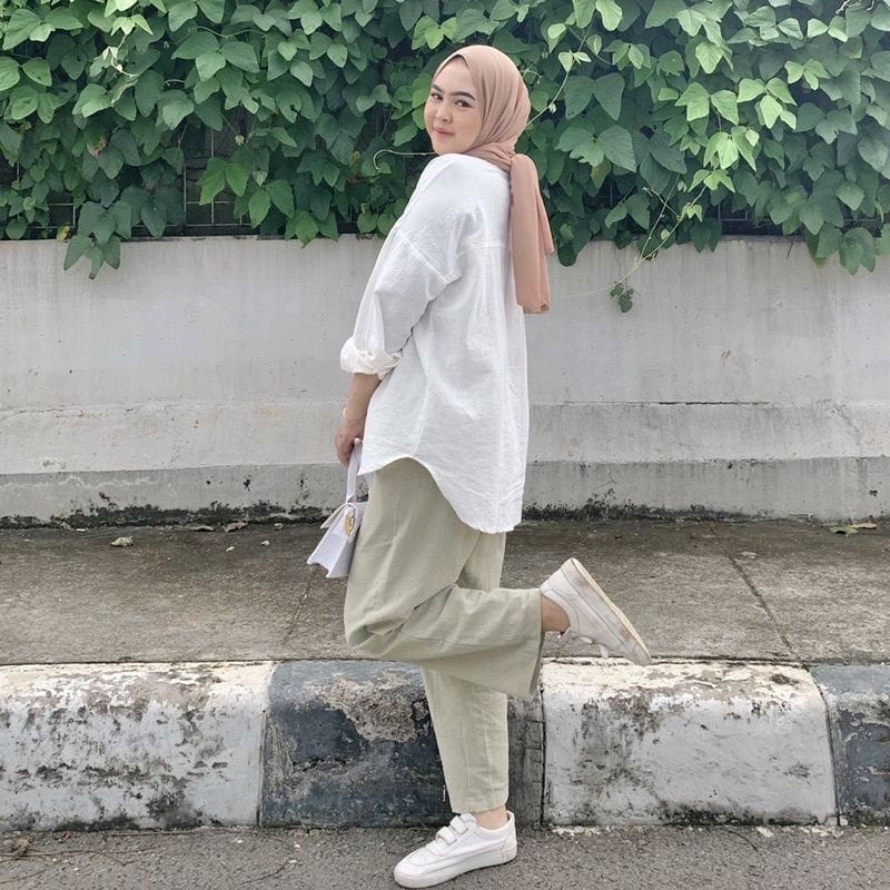 Jdwidia's tweet photo. Kemeja Oversize Cocok Buat Ngantor

Sering bingung outfit ngantor, coba contek style ini deh !

1. https://t.co/IMQnApb7Xi
2. https://t.co/k506n63XCe
3. https://t.co/2BTiLAOIWJ
4. https://t.co/ACl3oMnZqF

Baim wong #LittleWomenEp2  Pertamina #TheLawCafe  #ONEPIECE1059 #BORNPINK https://t.co/FVBuvfGCqM