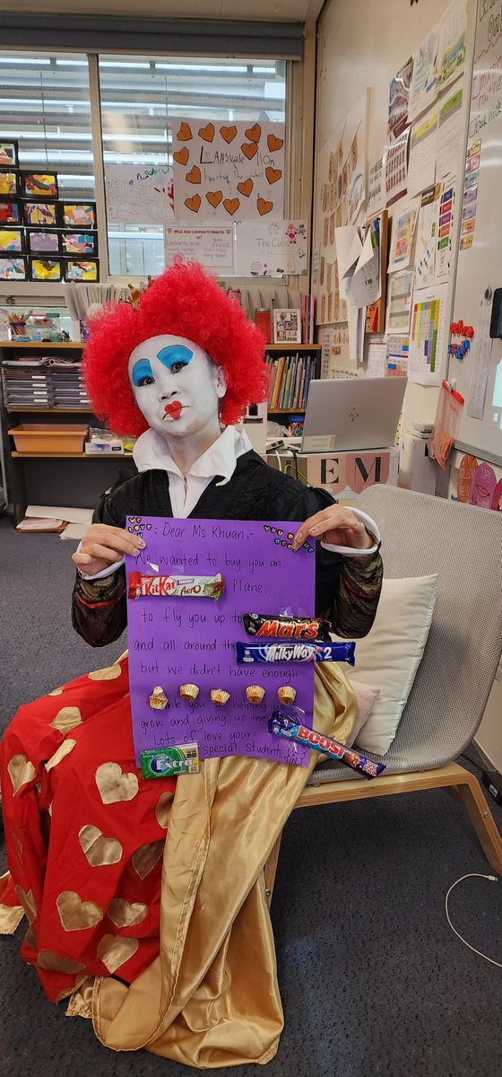 Vicky Lee (@vickyleedale) on Twitter photo Our sassy SASS staff. 1L&1N presented her with our unique card😁 <a href="/LansvalePS/">Lansvale PS</a> #publiceducation Our sassy SASS staff. 1L&1N presented her with our unique card😁 <a href="/LansvalePS/">Lansvale PS</a> #publiceducation