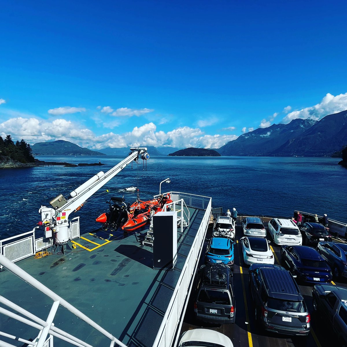 What a day to travel! Bank holiday (stat) here in 🇨🇦- usually a day off but a work day for me, traveling, meeting crews, responding.  #bcehs