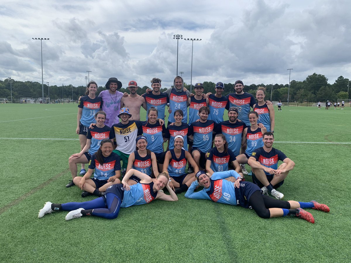 THE GRASS IS HOT
THE AIR IS HOT
MY FRIENDS ARE HOT
THIS TEAM IS HOT
I LOVE THIS TEAM