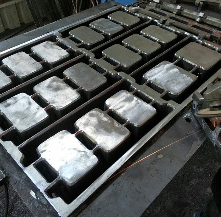 bessmachineen's tweet photo. Bess produces concrete block molds, paving block molds, curbstone molds, and special design molds for all machine brands.
contact: +90 549 325 66 70
#concrete #concreteblock #concreteblockmold #blockmold #mold #moldmanufacturing #steelmold #st52 #ck45 #plasticmold https://t.co/rYZYRVWbeh