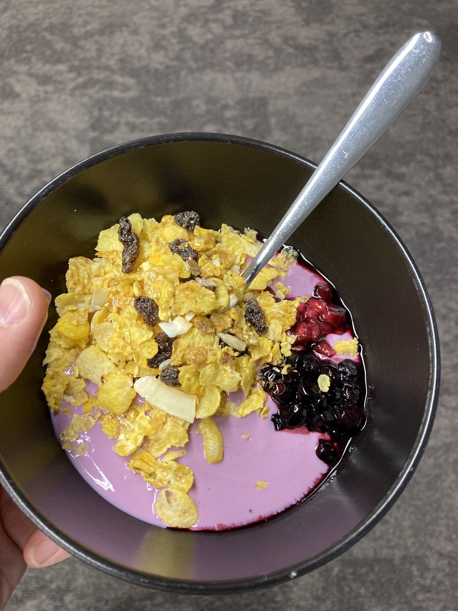 ITomperi's tweet image. #WorkeryPlus Espan yhteinen aamupala käynnissä. Mukava tunnelma! #coworking #toimisto