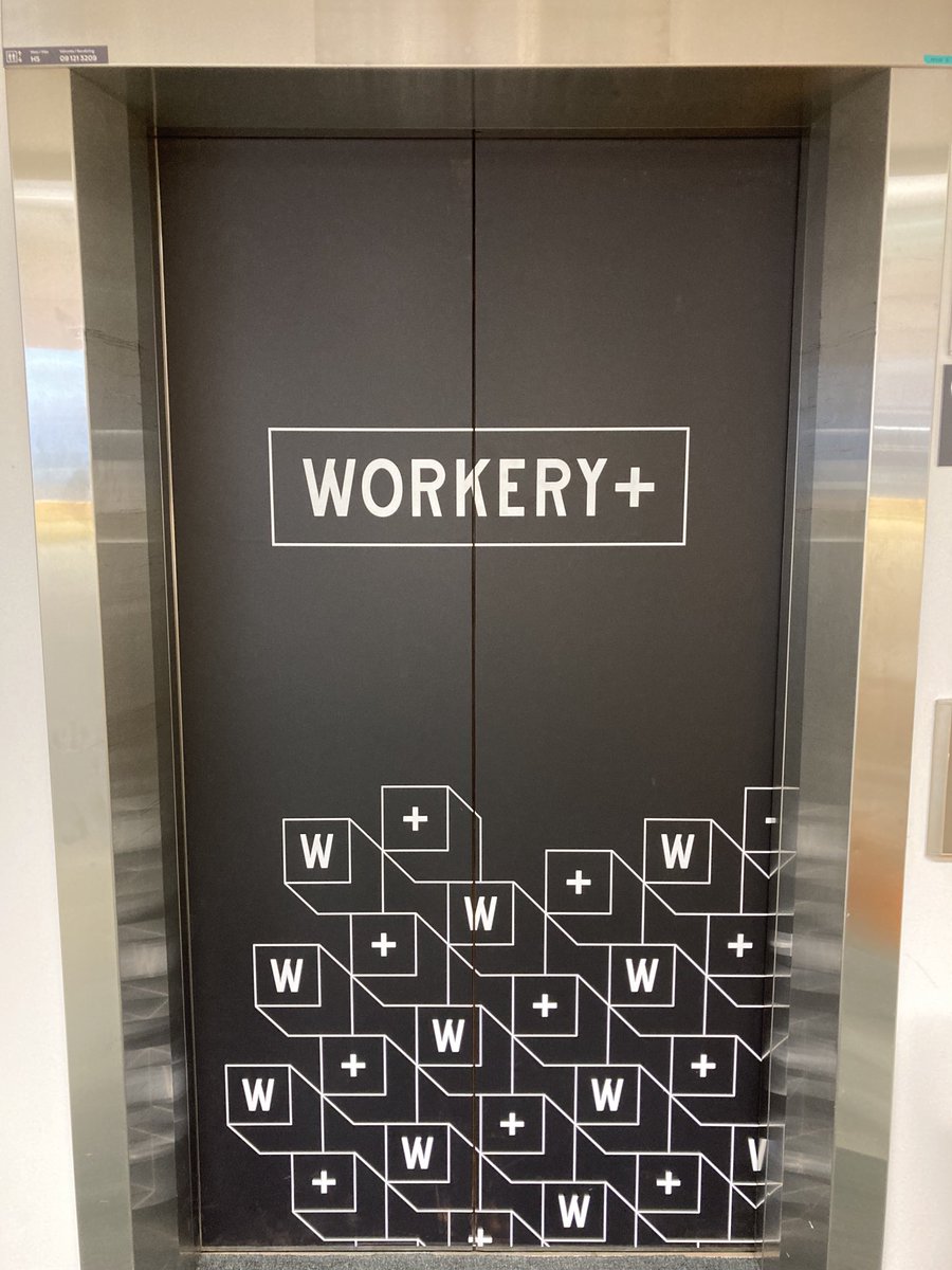 ITomperi's tweet image. #WorkeryPlus Espan yhteinen aamupala käynnissä. Mukava tunnelma! #coworking #toimisto