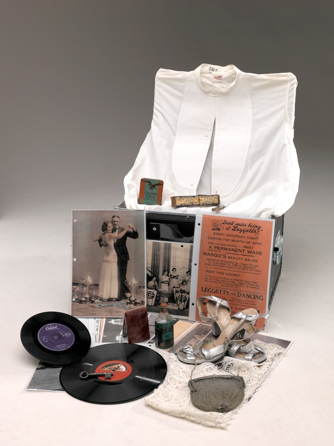 LivHist's tweet photo. Good to hear PHA member Michelle Stevenson @michellesmuses on the radio @abcmelbourne today talking about dance halls and @melbmuseum memory kits. Esp Brylcream!
https://t.co/PfbgpIbBeY https://t.co/go66qszFp6