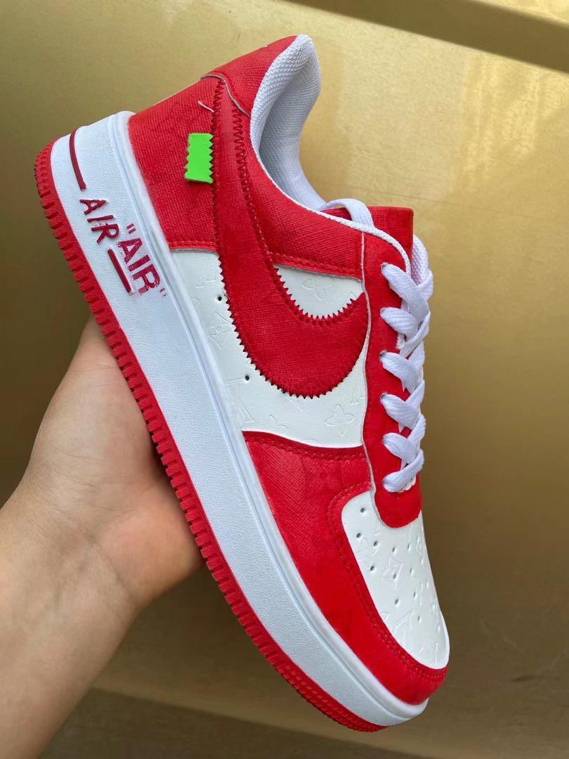 Get yourself a pair of these beautiful sneakers at just 120,000 ug shs <a href="/MeythasPalace2/">Meytha'sFashionPalace💋</a> 
#MeythasFashionPalace 🫦