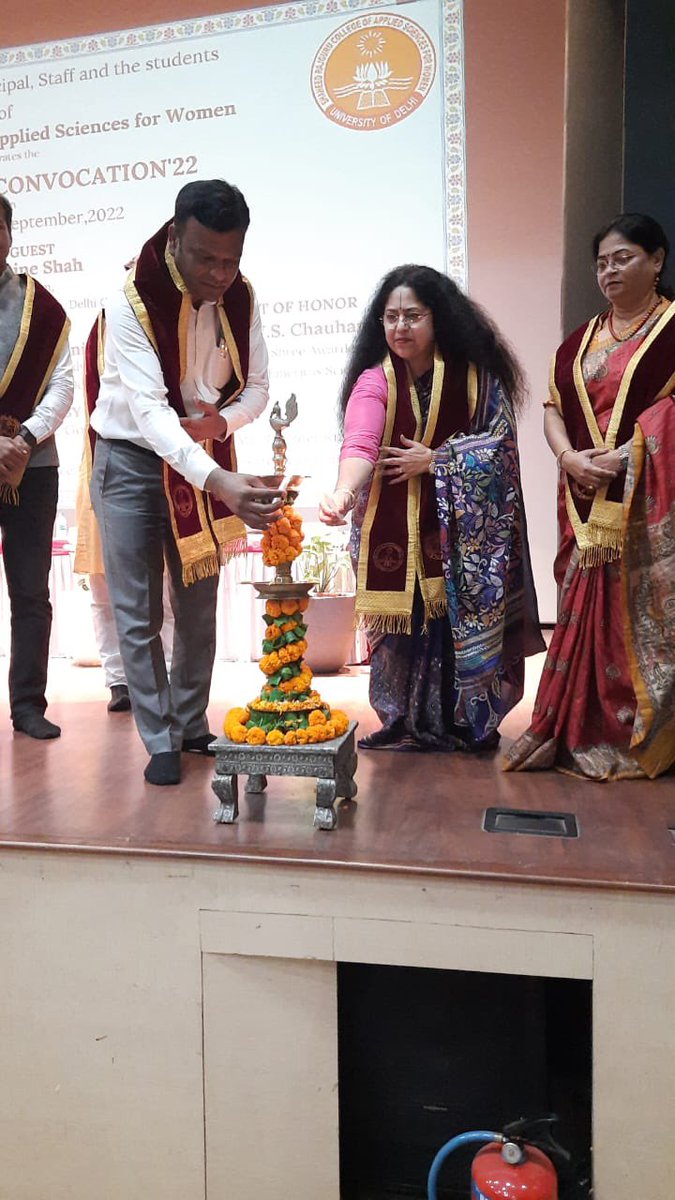 SrcaswD's tweet photo. #HappeningNow
Esteemed Guests of today’s #RajguruDayCelebration & #ConvocationSRCASW inaugurated the event with lightening of the lamp.
@Jasmine441
@SrcaswD
@DrPayalmago
@RavinderDhingan
@FromBhaskar https://t.co/IonpxpN8jG