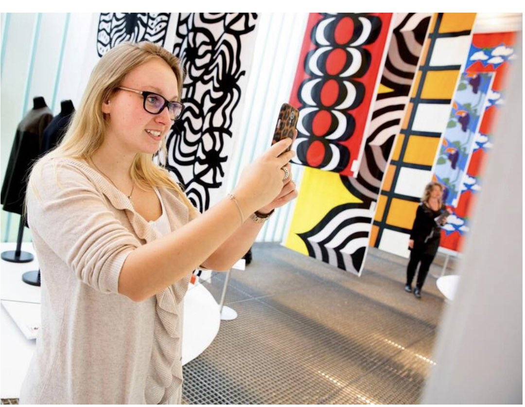 Verdere #digitalisering van de culturele en creatieve sector biedt kansen voor creatieve vernieuwing en om meer mensen te bereiken en cultureel te inspireren. Dat staat in ons allernieuwste #advies dat vanaf 11 uur online gepresenteerd wordt: bit.ly/3Bem6ru