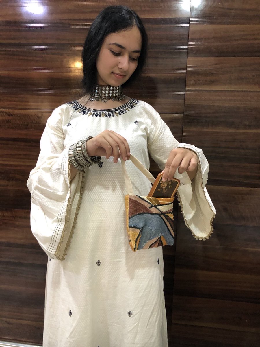 activistPreeti's tweet photo. #happiest17thbirthday #mylife #mypainter #myangel #myeverthing
Happy vala birthday 🎂 maankaur https://t.co/XTEn7hUa2E