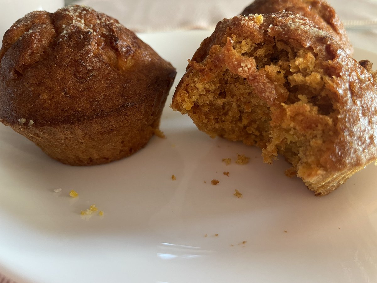 mamunch3's tweet photo. carrot muffins for breakfast! https://t.co/7lahQNVGeK