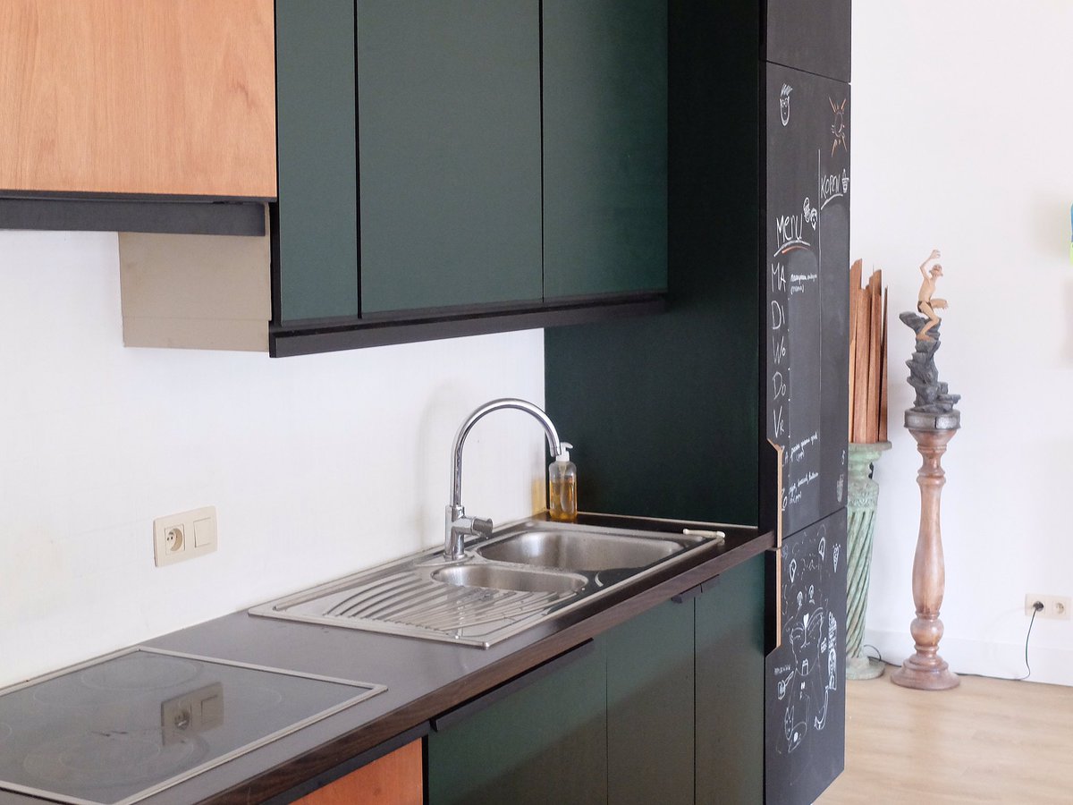 Putting my appartment in Antwerp up for sale. Contact me for more details.