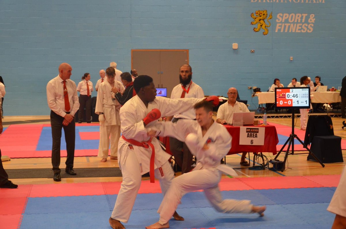EthanH4HMetters's tweet photo. @wukfonline World champion in team kumite, now the @wukfonline GB Open champions in team kumite 🥇🥈 and a silver in individual kumite 🥋@StMartinsSch https://t.co/I8knPDidDo