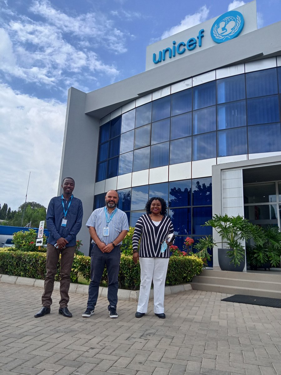 EaCenit's tweet photo. Prof Verdiana Masanja visited our #EMoS student Edson Mwambe who is doing internship at the @UNICEFTanzania. The student has identified
a problem that needs a solution using embedded technology, and currently working on developing an innovative solution #DigitalTransformation https://t.co/vpwzYJBIoC
