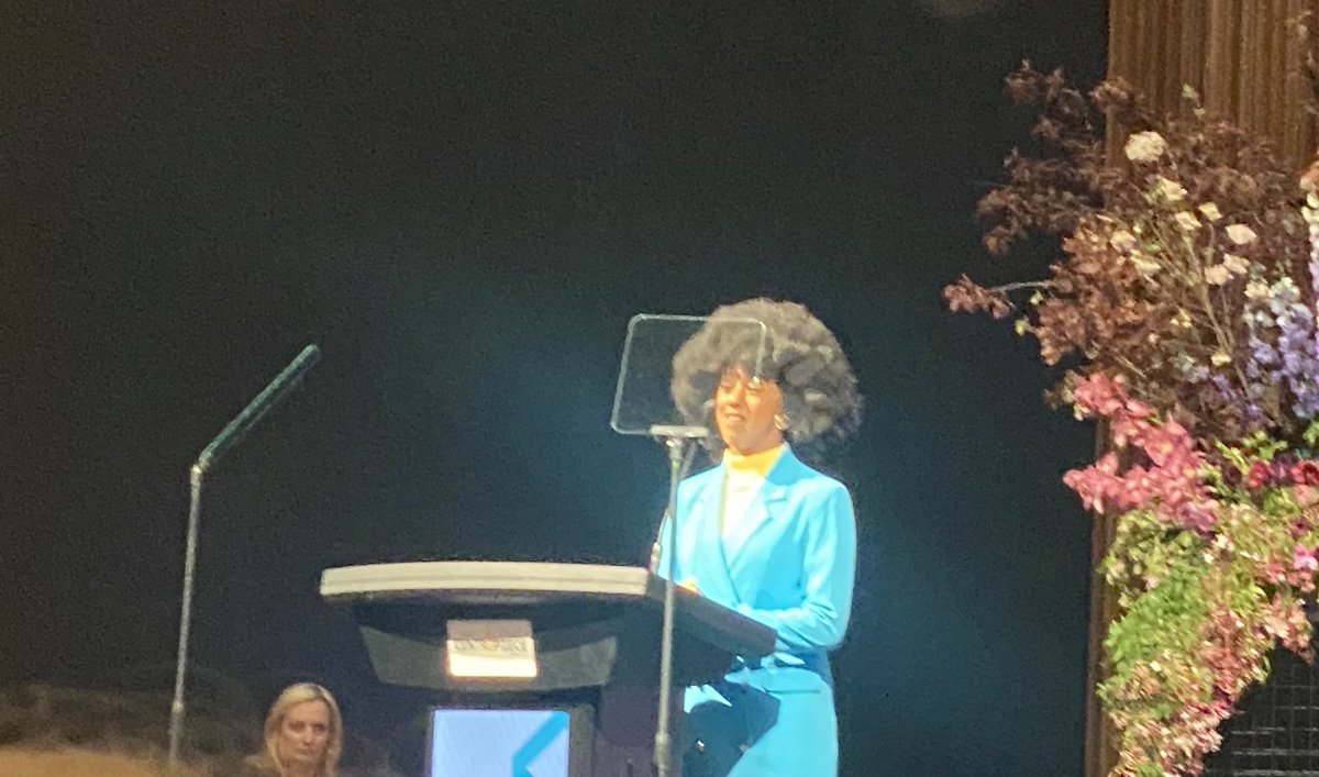 Liz Fletcher tweet media