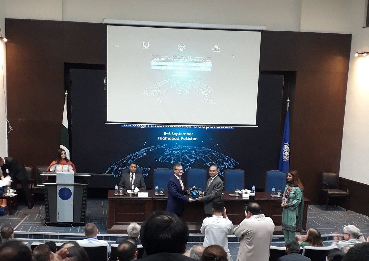 RadioactiveFrnd's tweet photo. Day-2 (6 September 2022)
Session-4: Concluded | 
(Balancing Trade and Controls Through Effective 
Licensing and Enforcement Tools);
Chair: Ambassador Aizaz Ahmed Ch, DG ISSI Islamabad

#SecDiv #6September #Islamabad https://t.co/QQsWKsgP6A