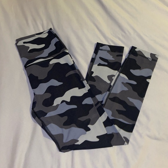 MissWStack's tweet image. So good I had to share! Check out all the items I'm loving on @Poshmarkapp #poshmark #fashion #style #shopmycloset #zara #pinkvictoriassecret #westernchief: posh.mk/09AagbXFTrb