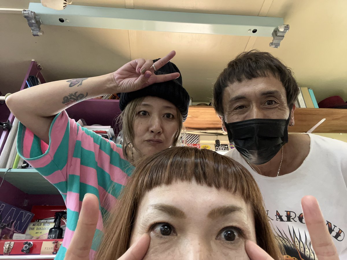 exsxrxz's tweet photo. 超久しぶりに!
custom hair garageへ!
超サッパリ!夫婦でパッツン笑
有難うねー!!
✴︎PINGLATE!! @_____miu0110 ちゃんのお母さんの美容院だに!!
#EASTSIDEROCKERZ #豊川 #customhairgarage #田原 #PINGLATE https://t.co/ow5Svd0xZI