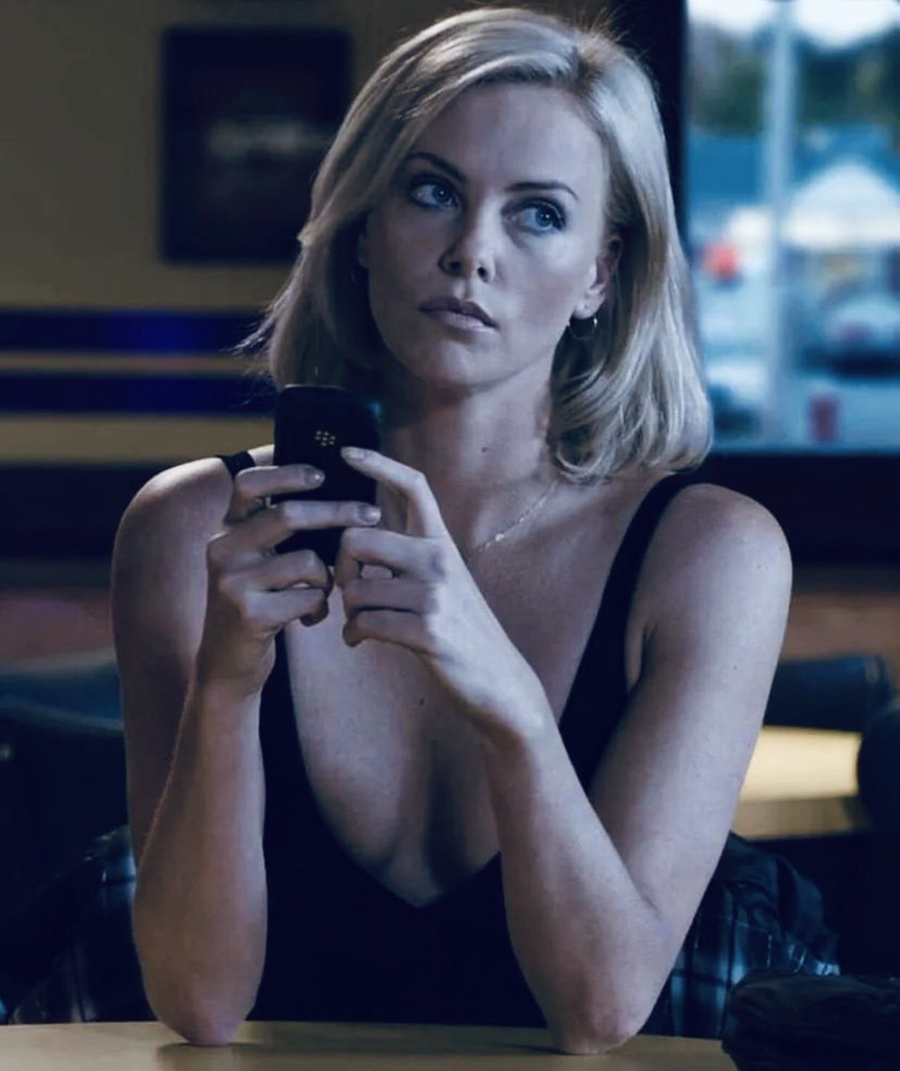 OfSexAndTech's tweet image. “An oldie. And yes, that is a BlackBerry. Don’t judge me.”

#OpenRP #CrimeRP #MafiaRP #OCRP #MSRP #MVRP #LewdRP #SexRP #OpenDMs