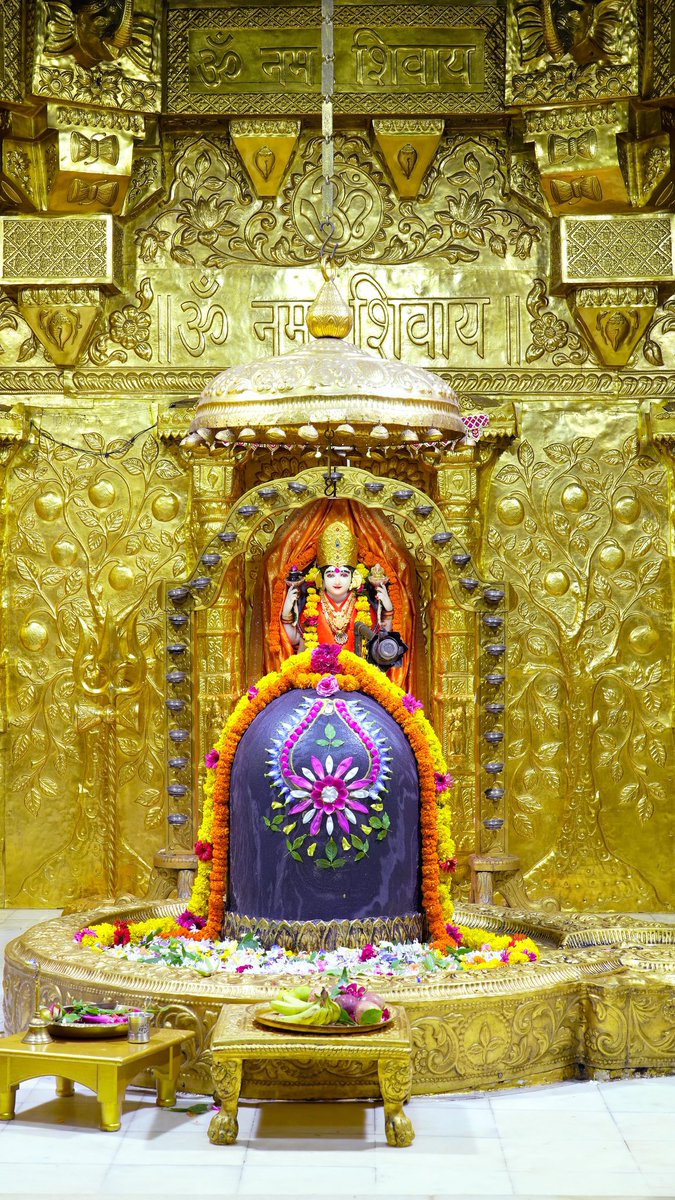 12Jyotirling's tweet photo. श्री सोमनाथ ज्योतिर्लिंग जी के आज के प्रातः शृंगार आरती दिव्य दर्शन 06.09.2022 https://t.co/uNVvuXwPdR