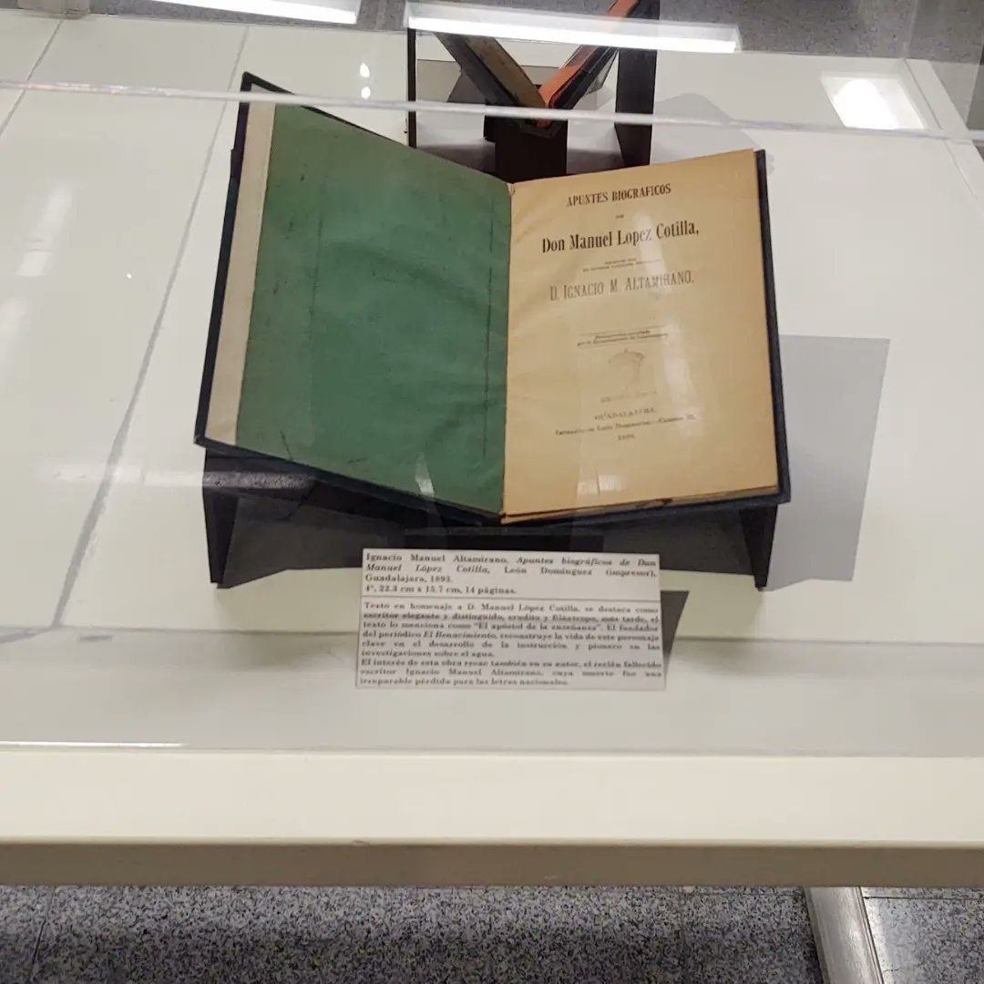 Lecturazul's tweet photo. Visitando la exposición "Palabras y tinta" en dónde podrás conocer la historia de Jalisco, México y el mundo mediante libros de más de 500 años.

Toda la información acá: https://t.co/zktUxiJIkt

#libros #Jalisco #leer https://t.co/ZiyzzP2KGr
