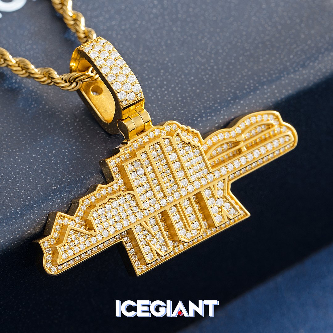 theigtofficial's tweet photo. Anyone from Memphis? Could you guys tell me where these land buildings are?🏛
🏆Rock your unique piece in @theigtcustom #theigtofficial
#customize #icedoutjewelry #hiphopchains #icedoutchain #blingjewelry #customjewelry #blingbling #oneandonly #streetstyle #twolayers #diamond https://t.co/2HV7leEUJA