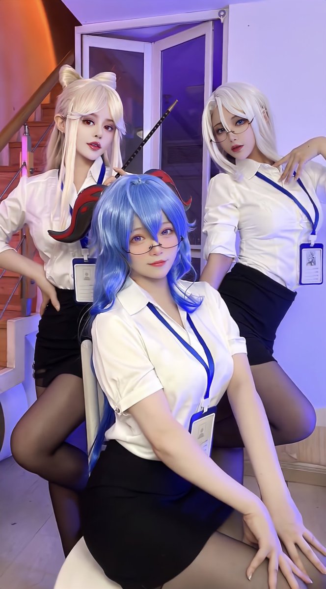 Any candidates want to join our Liyue office?😉💙

#ganyu #shenhe #ningguang #Genshinlmpact #genshinimpatcosplay https://t.co/vJxzvLw323