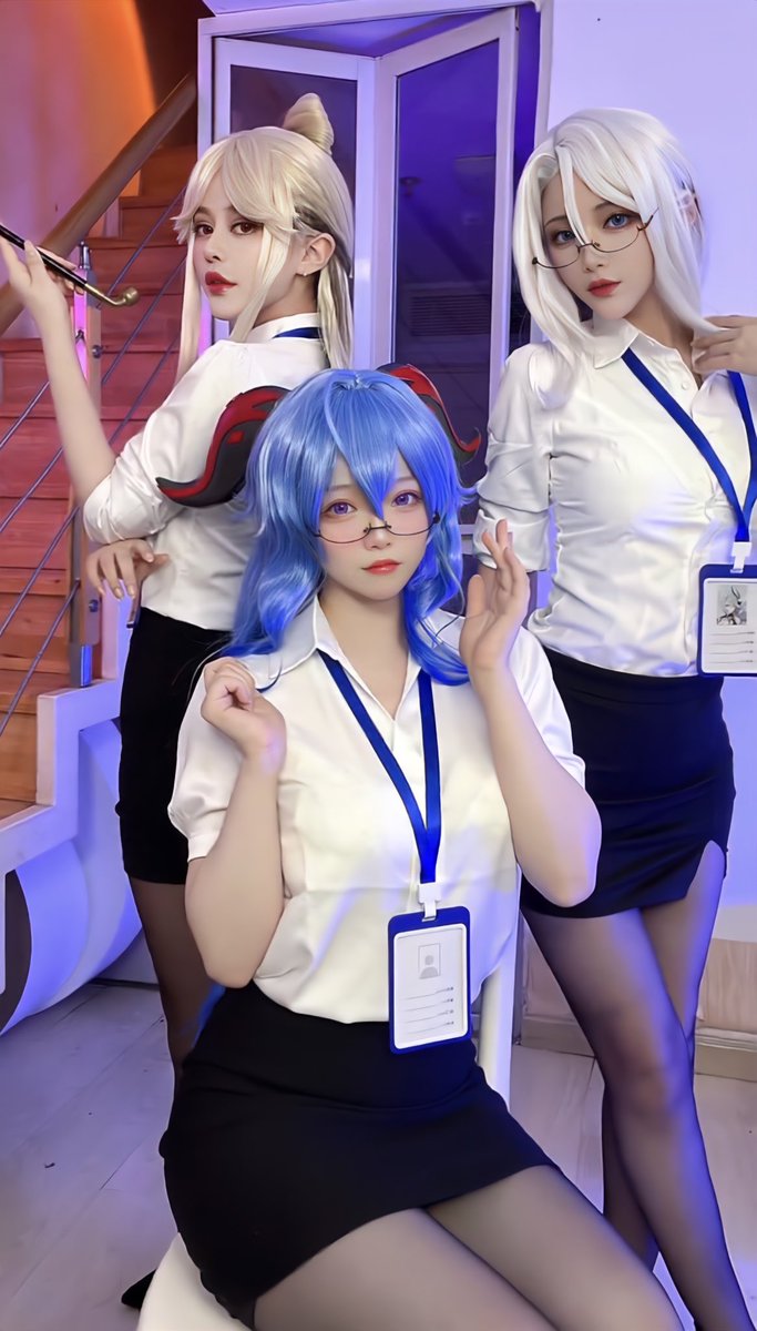Any candidates want to join our Liyue office?😉💙

#ganyu #shenhe #ningguang #Genshinlmpact #genshinimpatcosplay https://t.co/vJxzvLw323