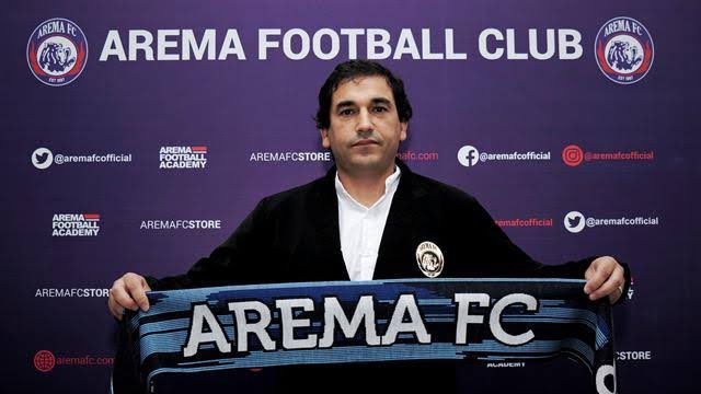 nocontextarema's tweet photo. Terima kasih untuk Coach Eduardo Almeida selama melatih AREMA FC yang telah memberikan posisi terbaik (4) AREMA FC selama di Liga1 pada musim 21/22, rekor unbeaten selama 23 match dan yang terakhir membawa AREMA FC meraih Piala Presiden ke-3 kalinya.

Semoga sukses. https://t.co/ebWICWwH3U