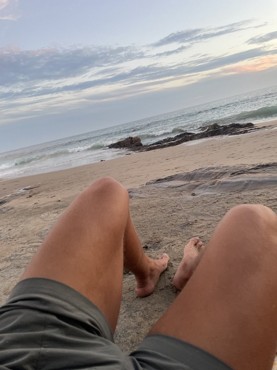 thoyt's tweet photo. what’s your #pov?
#laborday lay. https://t.co/yTKsEQEluW