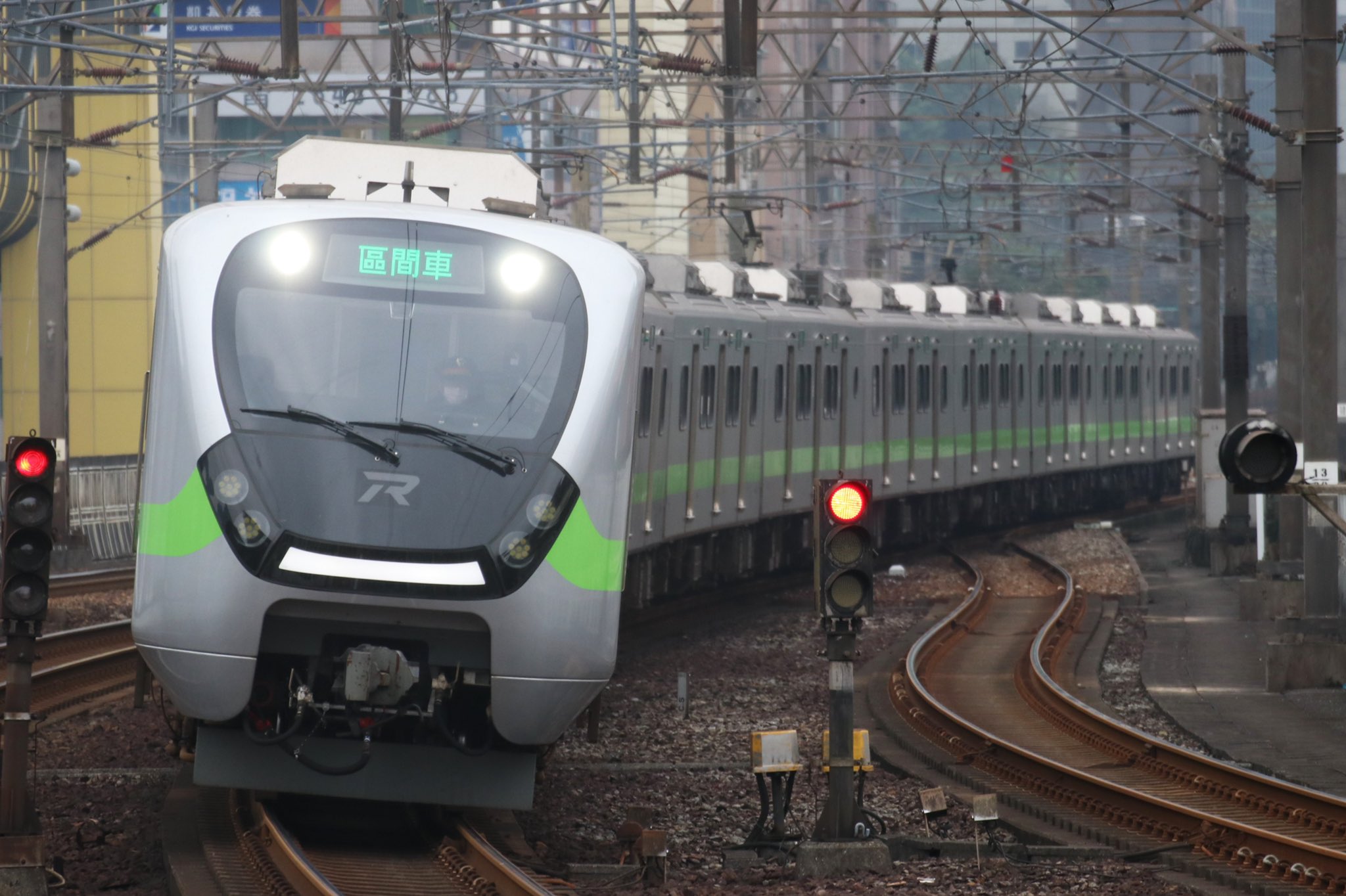 تويتر 天翠小銀 天翠シルバー على تويتر Rt Shengchuantso 逐漸成為北部主力的emu900型ますます多くのemu900形電車 台湾 台鉄 鉄道好きと繋がりたい تويتر 天翠小銀 天翠シルバー على تويتر Rt Shengchuantso 逐漸成為北部主力的emu900型ますます多くのemu900形電車 台湾 台鉄 鉄道好きと繋がりたい